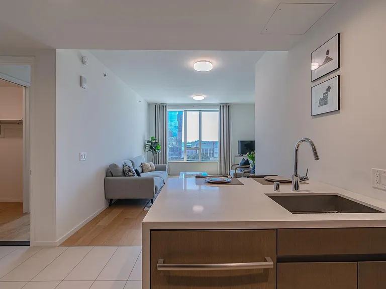 889 Francisco St #802 — Photo 5