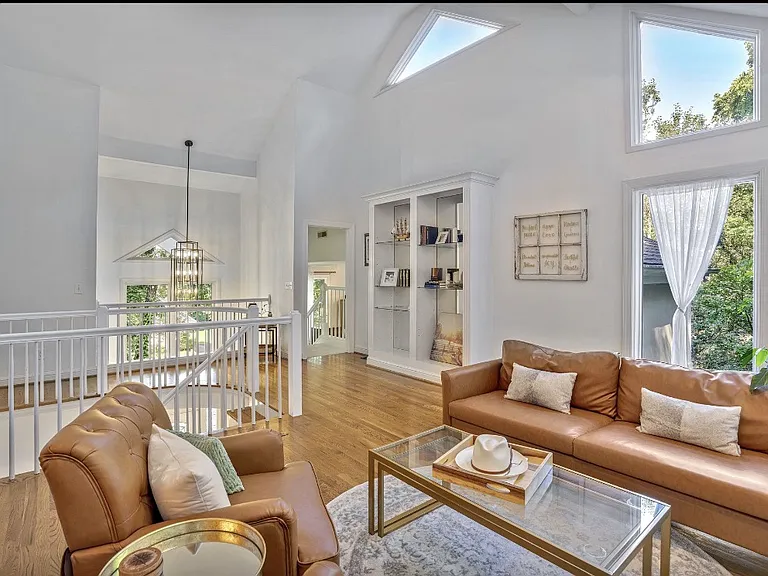 7030 Willowick Dr — Photo 12