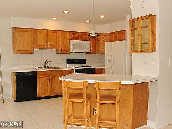 2nd image of 6209 Glenshire Row