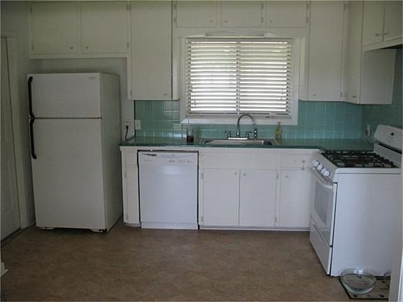 5th image of 809 Westmont Dr