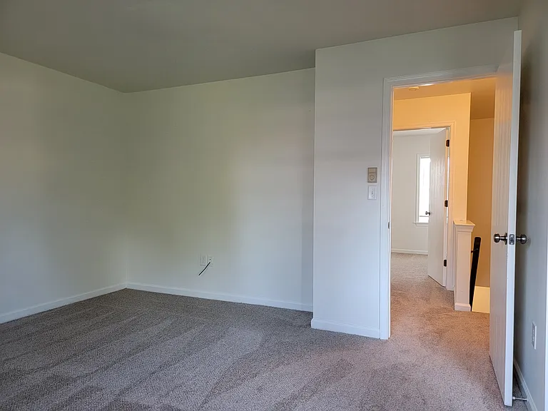 102 Bradford Dr — Photo 11