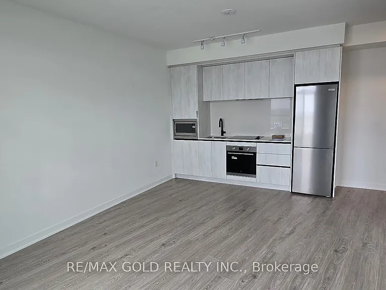 2495 Eglinton Ave W #1613 — Photo 1