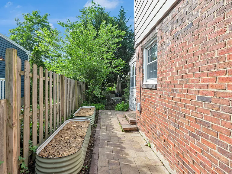 247 Lawnside Ave — Photo 21