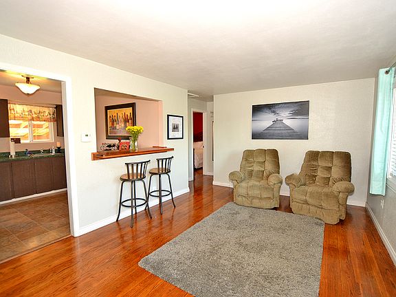 3rd image of 3407 E Jackson Ave