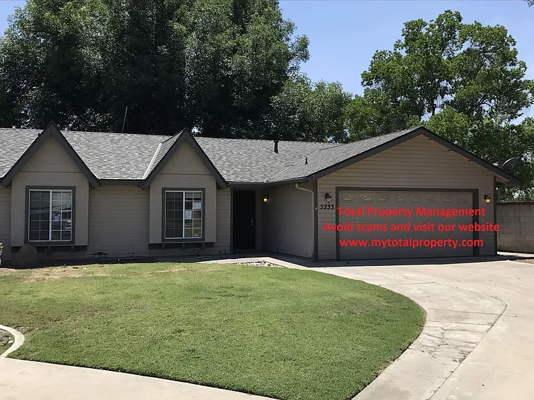 5233 W Iris Ct — Photo 1