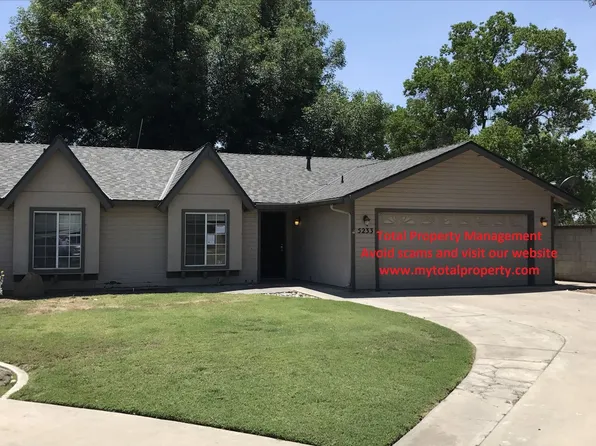 5233 W Iris Ct, Visalia, CA 93277