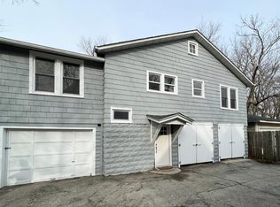 30 Crissey Ave, Geneva, IL 60134