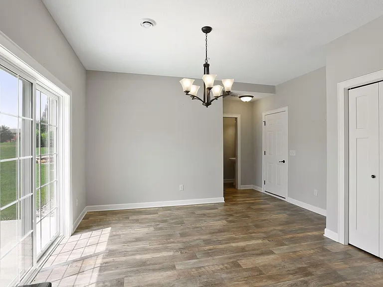 567 Ravencroft Rd — Photo 14