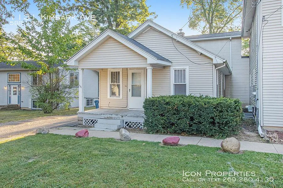 1131 Kimbark Ave