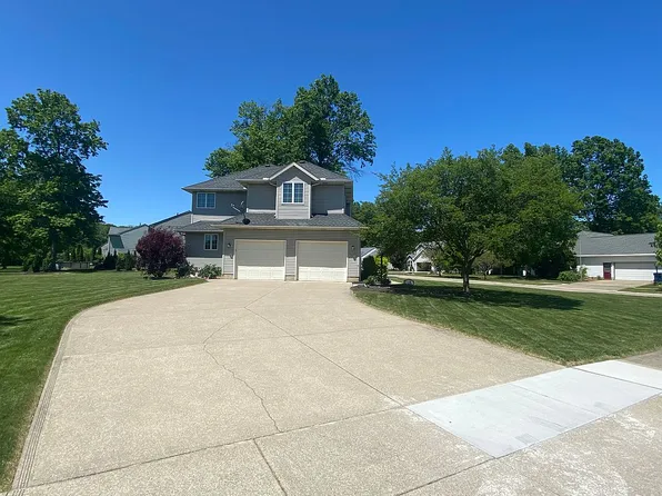 374 Golden Russett Blvd, Amherst, OH 44001