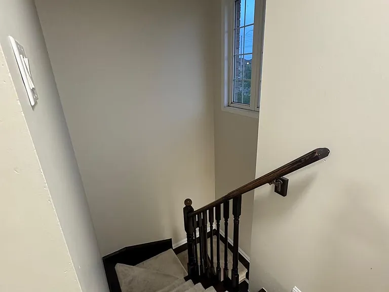 182 Higginbotham Cres — Photo 11