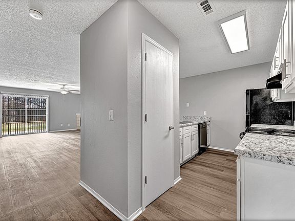2nd image of 1575 N Boxley Ave