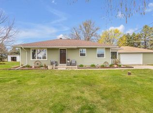 W5240 Clearview Rd, Waldo, WI 53093