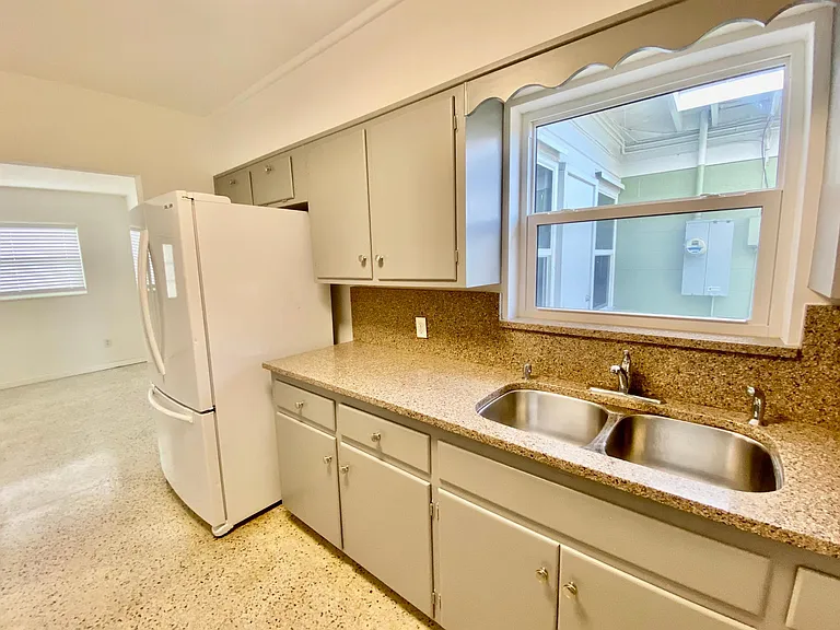 480 Alice Dr — Photo 6