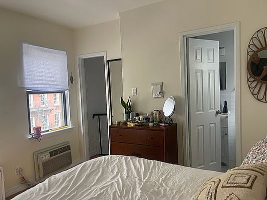 5th image of 300 E 81st St APT 1E