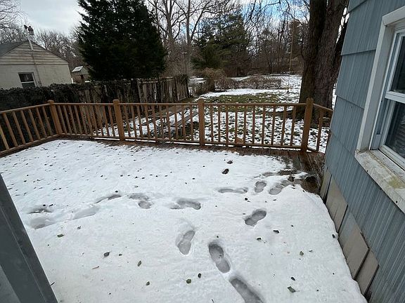 4th image of 598 Collingwood Ave