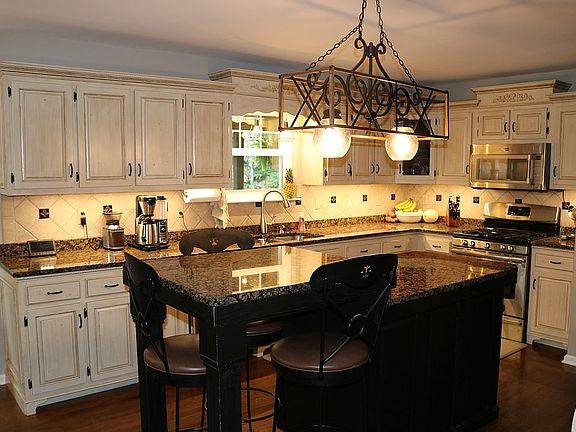 2nd image of 8019 Woodstone Dr
