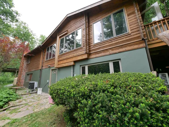 1367 Ed Arnold Road, Augusta, WV 26704