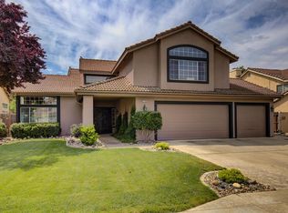 1748 Goshen Ave, Clovis, CA 93611