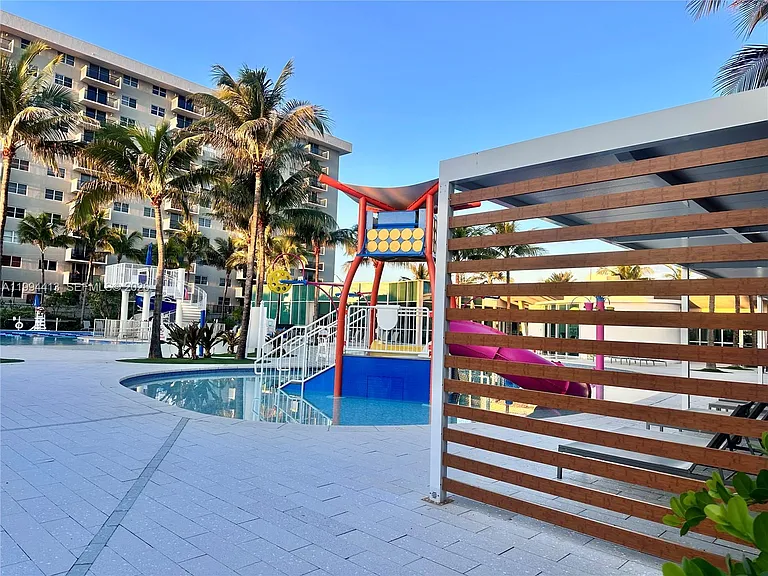 9225 Collins Ave #1111 — Photo 49