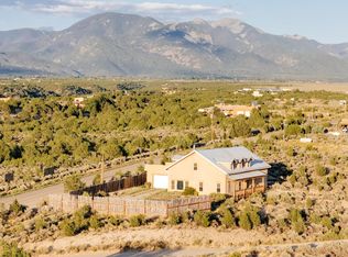2 Mesa Sea Rd, Arroyo Hondo, NM 87513