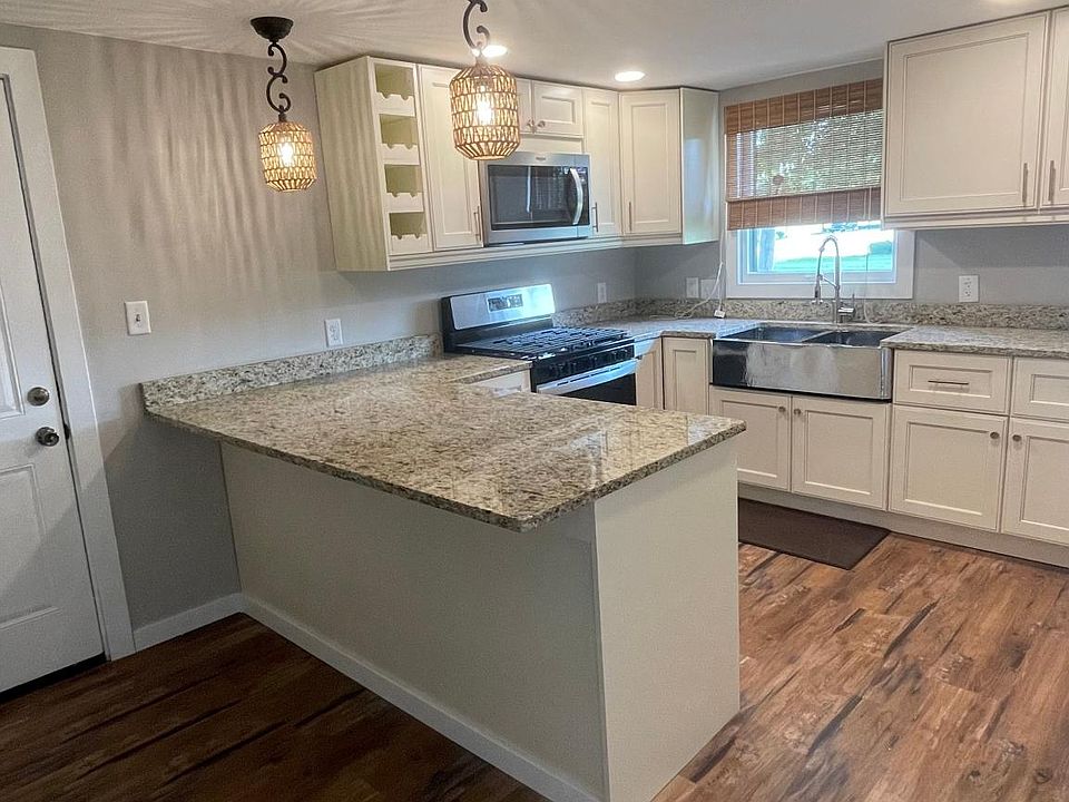1st image of 525 Stryker Ave #1