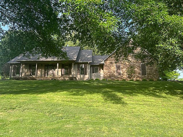 1st image of 60 Quail Hollow Dr