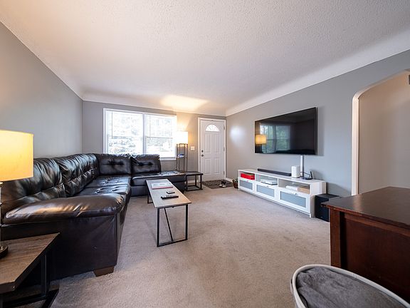 4th image of 5006 6th St NE