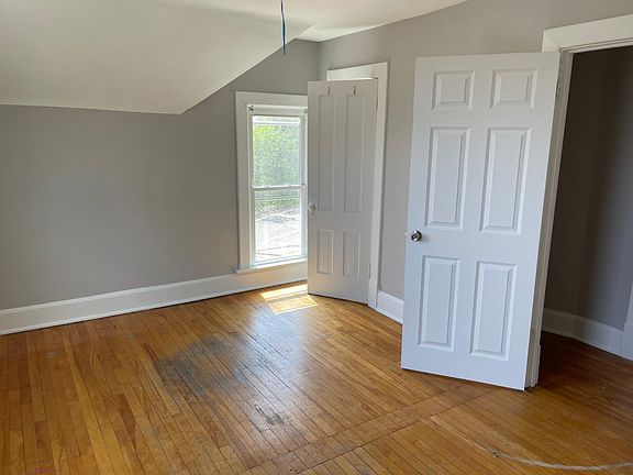 3rd image of 359 Grand Ave