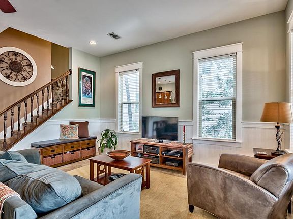 Living Area 70 Classic Court