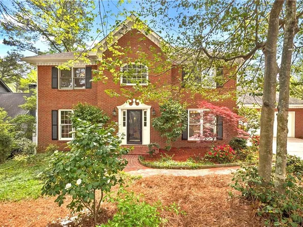 5055 Roxburgh Dr, Roswell, GA 30076