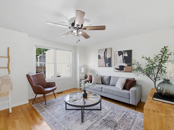 41 Boston Rd Unit 111, Billerica, MA 01821