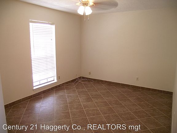 3rd image of 629 Centennial Dr