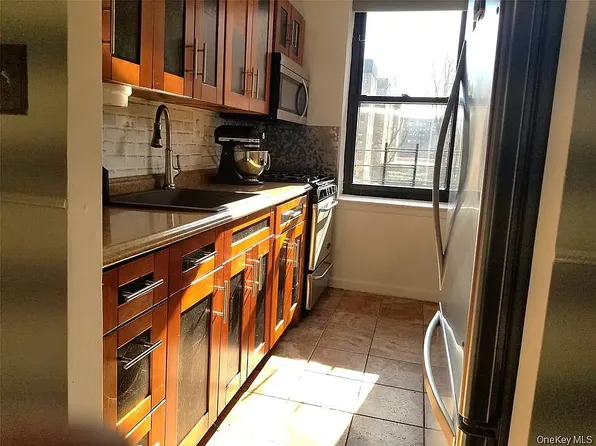 91-10 32nd Ave #E306, East Elmhurst, NY 11369