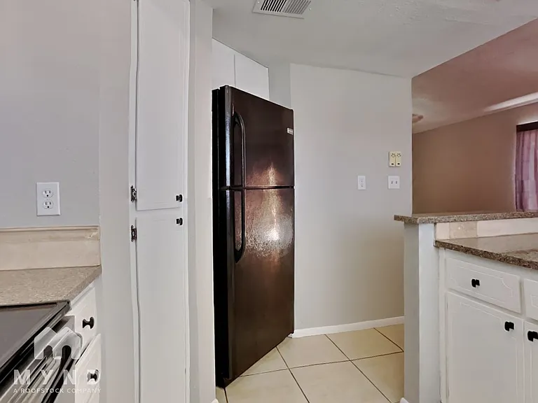 1864 E Kirkland Ln — Photo 11
