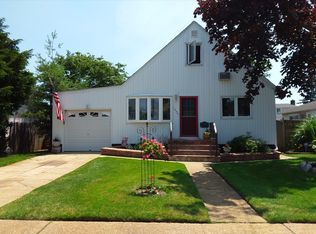 1044 Hastings St, Baldwin, NY 11510