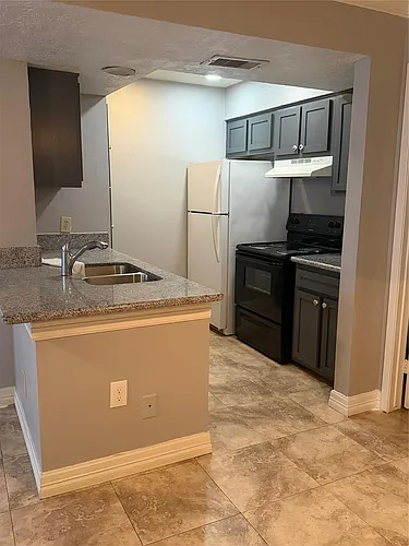 3919 Fairmont Pkwy #205 Photo 1