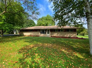 1502 Elm Ln, Grafton, WI 53024