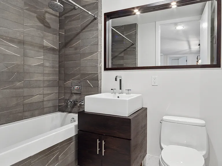 84 Front St #8E — Photo 10