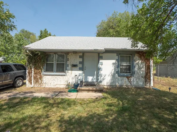 2810 E Stadium Dr, Wichita, KS 67214