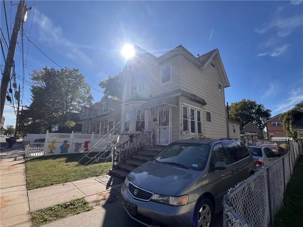 128 Lake Avenue image 2 of 5