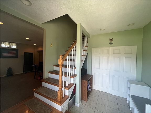 4th image of 302 Allison Dr