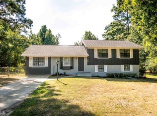 686 Roxbury Dr, Riverdale, GA