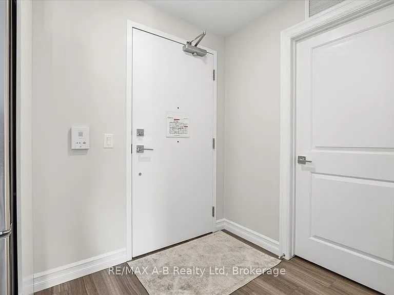 100 Gordon St #103 — Photo 4
