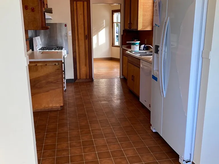 534 Curtis St — Photo 14