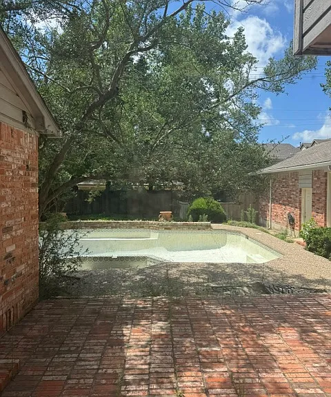 Backyard/Pool (fully drained)