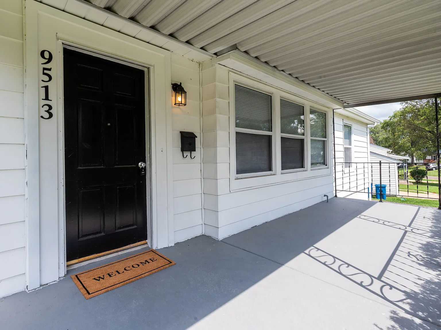 4 bed, 1.5 bath, 1313 sqft, $4,300 — Photo 3