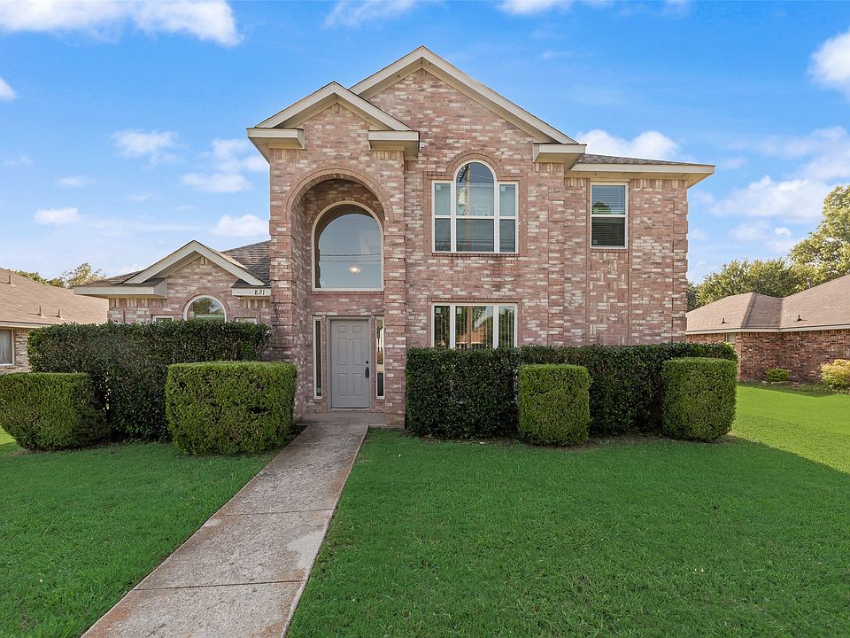 1st image of 821 S Parks Dr