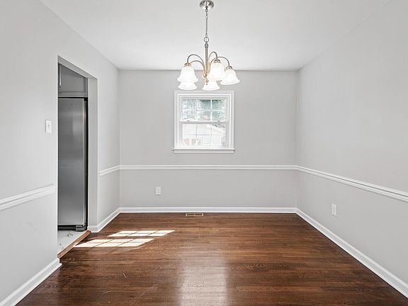 5th image of 121 Fischer Dr