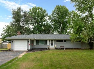 949 W Perry Rd, Ligonier, IN 46767